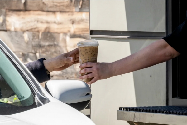 قطاع الخدمات الأمريكي يحقق أسرع نمو منذ 2024