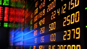 الأسهم الآسيوية تخدش المكاسب لكنها تفقد قوتها بسبب التوتر في الوظائف الأمريكية