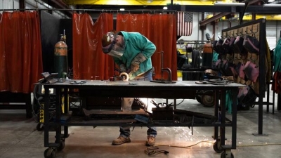 تباطؤ حاد لنمو الوظائف الأمريكية خلال الأشهر الثلاثة الماضية