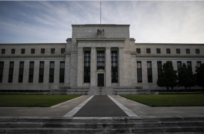 محضر الفيدرالي يظهر إشارة عدد من المسؤولين إلى سيناريو رفع الفائدة