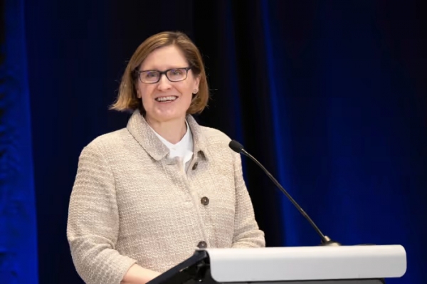 بولسون العضوة بالفيدرالي: لا أرى الرسوم الجمركية تسبب تضخمًا واسع النطاق