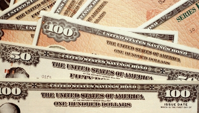 انخفاض عوائد السندات الأمريكية وسط مخاوف من فقاعة في الأسهم