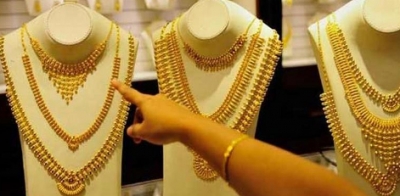 الذهب يتراجع بفعل قوة الدولار وآمال اتفاق التجارة بين الولايات المتحدة والصين