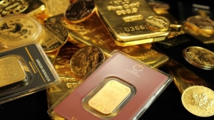 الذهب يستعد لانخفاض اسبوعي حيث بدد ارتفاع النفط امال خفض الفائدة