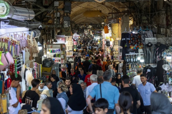 واشنطن تشن أكبر حرب اقتصادية على إيران.. والريال ينهار إلى مستوى قياسي