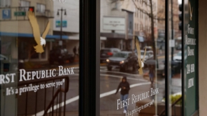 أسهم وول ستريت تتعافى بعد الأنباء الخاصة بمصرف "فيرست ريبابليك"