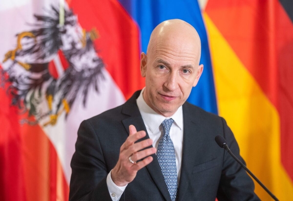 كوشر: البنك المركزي الأوروبي قد يحتاج إلى خفض جديد للفائدة إذا ارتفع اليورو