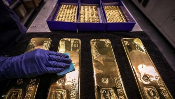 الذهب يتجه لأسوء أداء شهري في اكثر من 17 عام مع تلاشي امال خفض الفائدة الأمريكية