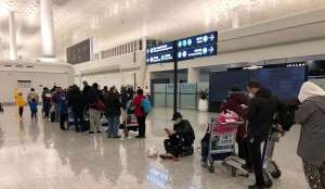 وتقول الصين إن الوفيات الجديدة الناجمة عن فيروس في 1 أبريل ثابتة عند ستة