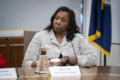 هاسيت: كوك عليها أن تأخذ إجازة من منصبها إلى حين البت في وضعها قضائياً