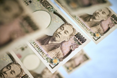 الين يهبط متجاوزاً 152 للدولار ويعزز إحتمالية التدخل