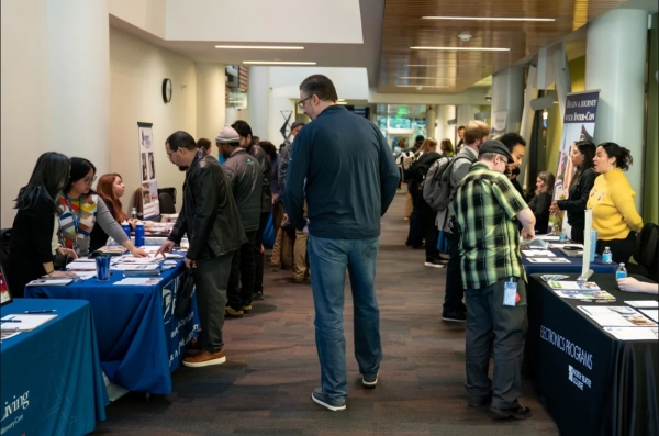 الشركات الأمريكية تضيف 130 ألف وظيفة في يناير والبطالة تنخفض