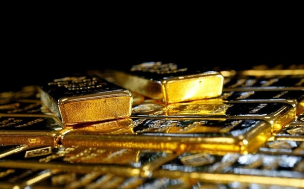 الذهب يرتفع 1% حيث أدت الامال في الدبلوماسية بين امريكا وايران الى توقف ارتفاع النفط