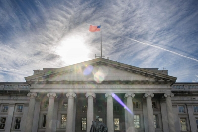 محضر الفيدرالي يظهر حذراً بشأن التضخم رغم تخفيض الفائدة