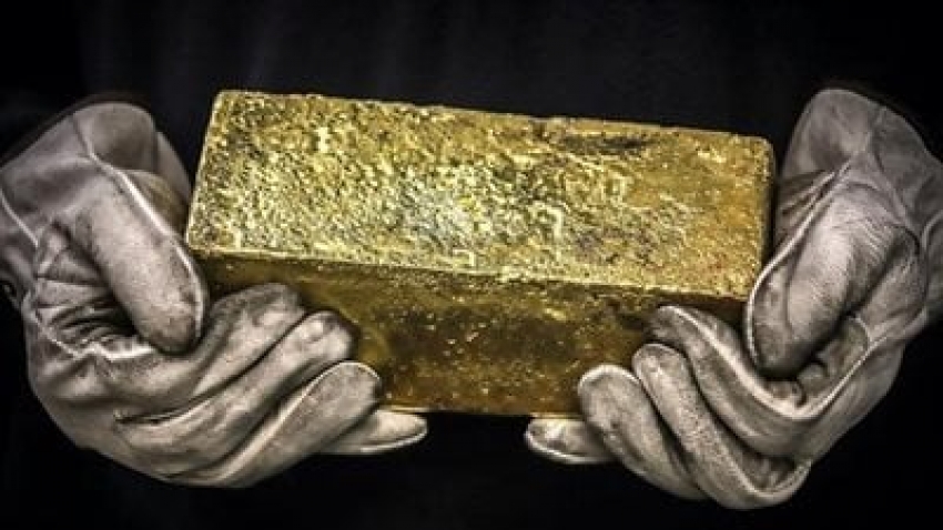 الذهب يرتفع بفضل الطلب على الملاذ الآمن وترقب للبيانات الامريكية