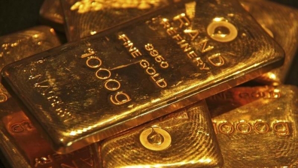 الذهب يتراجع بفعل رهانات رفع أسعار الفائدة والتركيز على بيانات التضخم