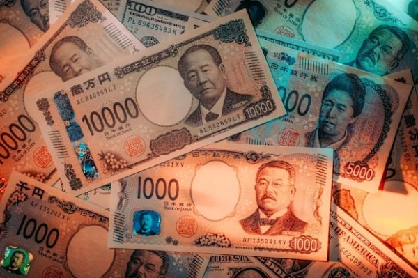 متداولو الين في تأهب بعد تدخل اليابان ب 34.5 مليار دولار