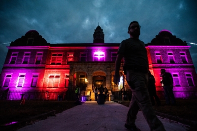 الاندفاع المحموم نحو مراكز البيانات يثير تحذيرات من تعثر مالي