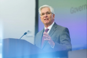 السندات الأمريكية تقلص التراجعات بعد تعليقات تنحاز للتيسير من مسؤول بالفيدرالي