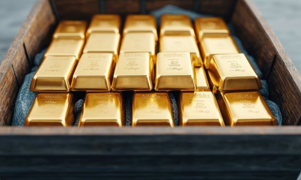 الذهب يتراجع بعد ارتفاع قياسي تأثراً بتصريحات ترامب بشأن الصين