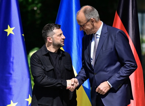 القادة الأوروبيون يدعون ترامب للضغط على بوتين للقاء زيلينسكي